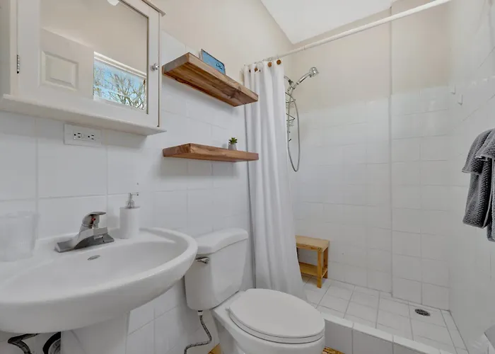 Apartamento Sunny 2br With Pool Steps To Town And