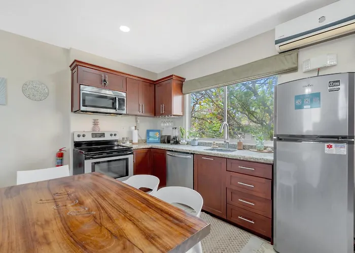 Vv2 35 - 2Br Condo With Pool Steps To Town & Beach Appartement *